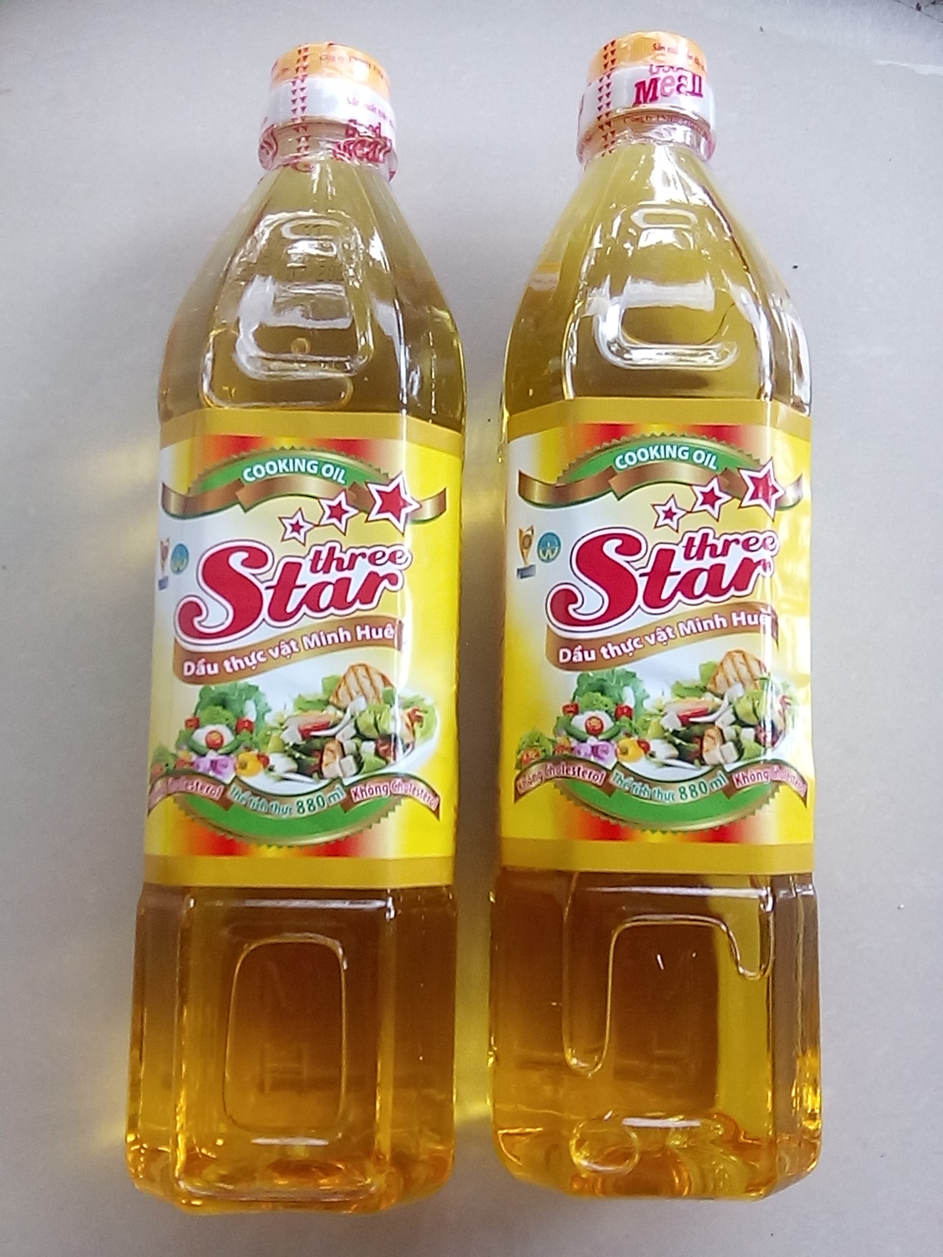 Dầu ăn Minh Huê Three Star chai 880 ml Thùng 12 chai